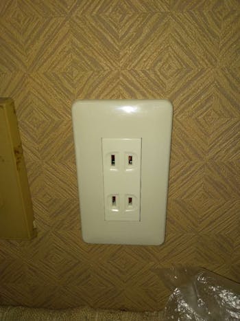 東京都昭島市のコンセント交換工事