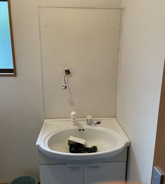 工事前　前橋市のお客様の洗面化粧台工事