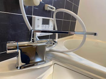 群馬県北群馬郡の浴室デッキ型混合栓交換工事