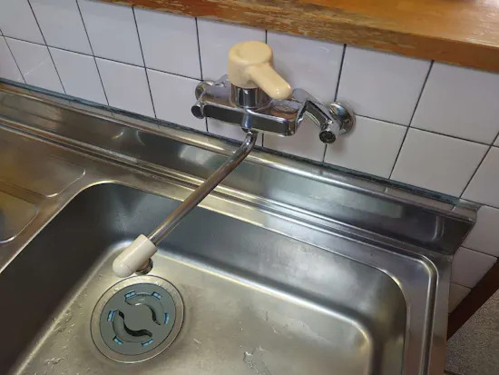 工事前　愛知県豊田市のお客様のキッチン壁付水栓取替工事