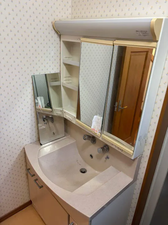 工事前　茨城県土浦市のお客様の洗面化粧第交換工事