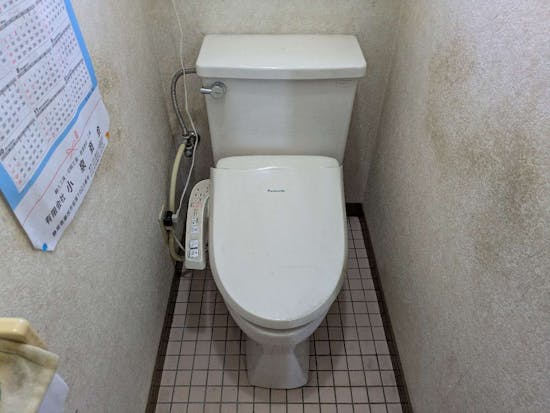 工事前
静岡県静岡市葵区南沼上のお客様の展示トイレ工事