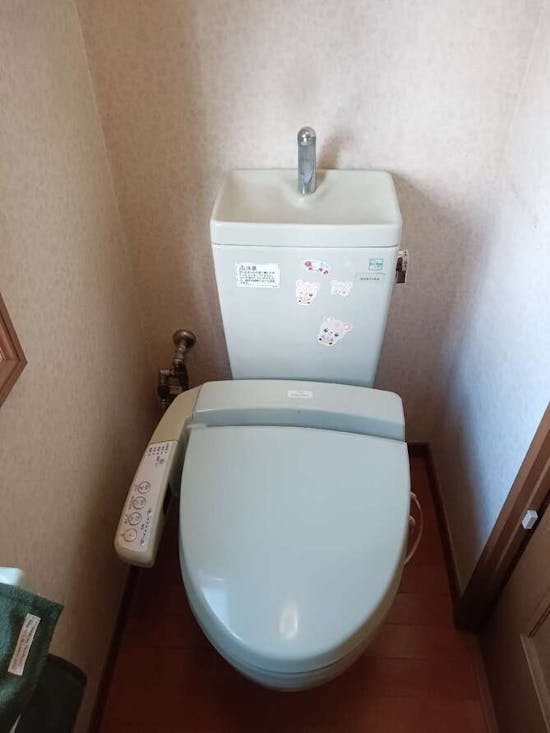 工事前　東京都立川市のお客様のトイレ交換・壁紙張替え工事