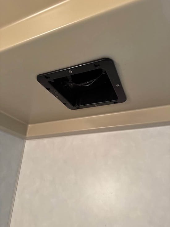 工事前　埼玉県上尾市のお客様の天井換気扇交換工事