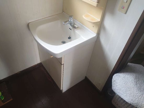 工事前　愛知県豊田市のお客様の洗面化粧台取替工事