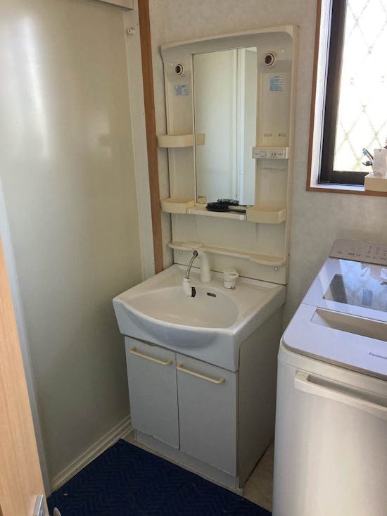 工事前　静岡県草崎のお客様の洗面化粧台交換　工事 