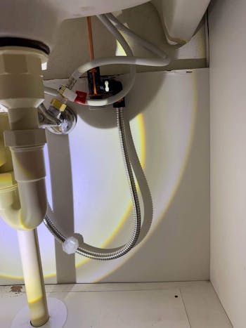 福島県会津若松市のお客様の洗面所混合栓取付工事　具体的な工事内容1