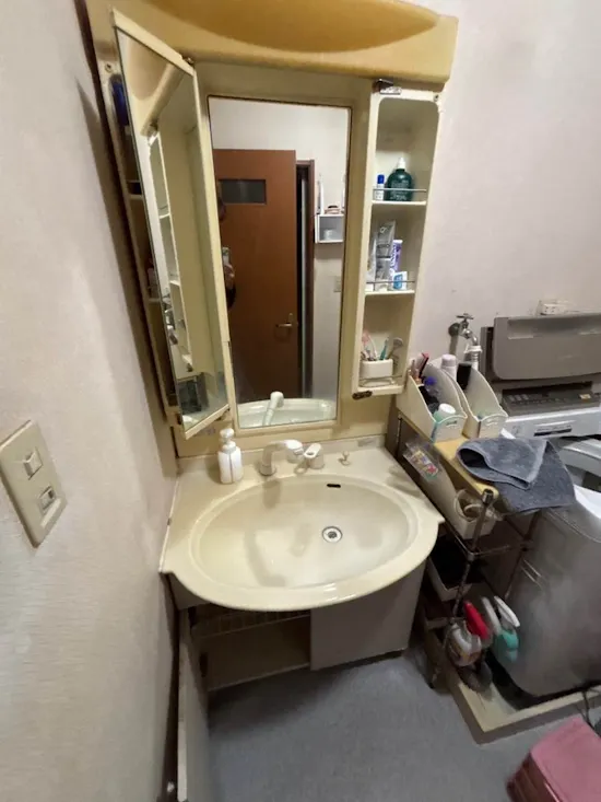 工事前　群馬県高崎市のお客様の洗面化粧台交換工事