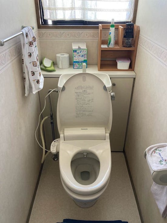 工事前　静岡県磐田市のお客様の洗面化粧台交換・シャワートイレ交換　工事