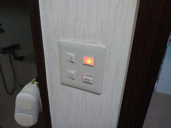 愛知県海部郡蟹江町のお客様の浴室(換気扇)・トイレのスイッチ交換工事