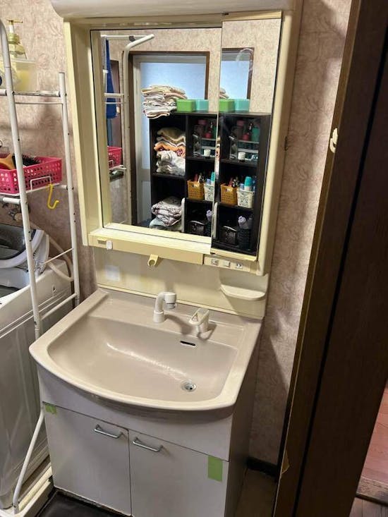 工事前　神奈川県相模原市のお客様の洗面化粧台交換工事