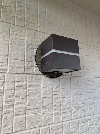 静岡県富士宮市のお客様の玄関ポーチライト交換工事　具体的な工事内容1