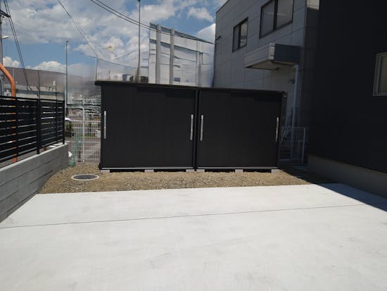 工事後　仙台市太白区のお客様のヨドコウ物置　エスモブラック　ESF-2109A-BK設置工事
