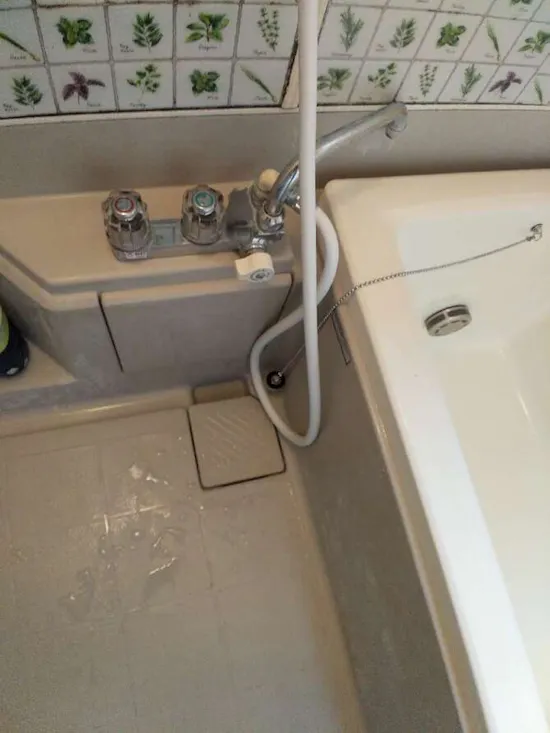 工事前　栃木県佐野市のお客様の浴室水栓交換工事