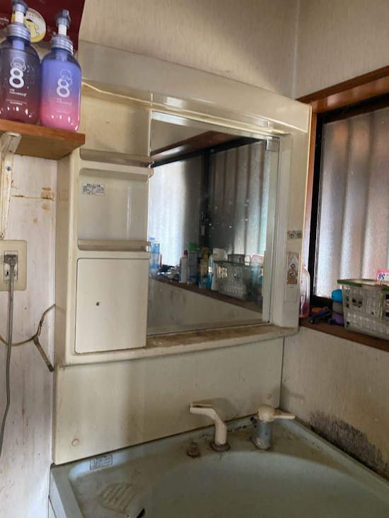 工事前　群馬県渋川市のお客様の洗面化粧台交換工事