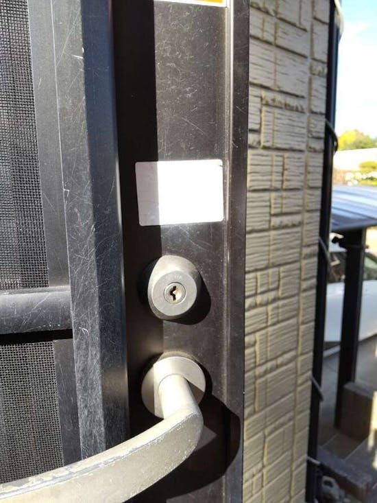 工事前 千葉県袖ケ浦市のお客様の勝手口ドア錠交換工事