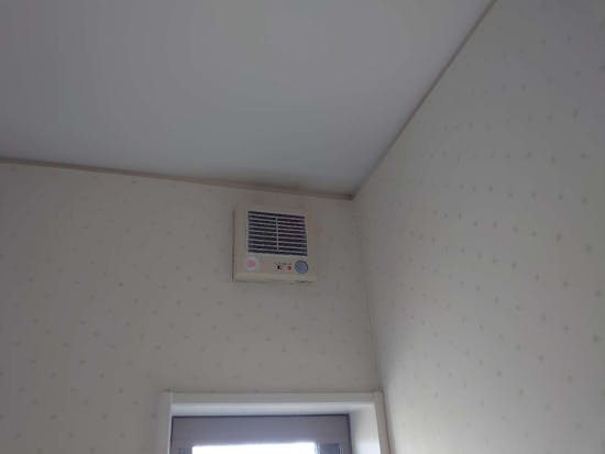 工事前　愛知県名古屋市のお客様のトイレ・廊下の換気扇取替工事