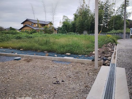 工事前　群馬県藤岡市のお客様の駐輪場付物置設置工事