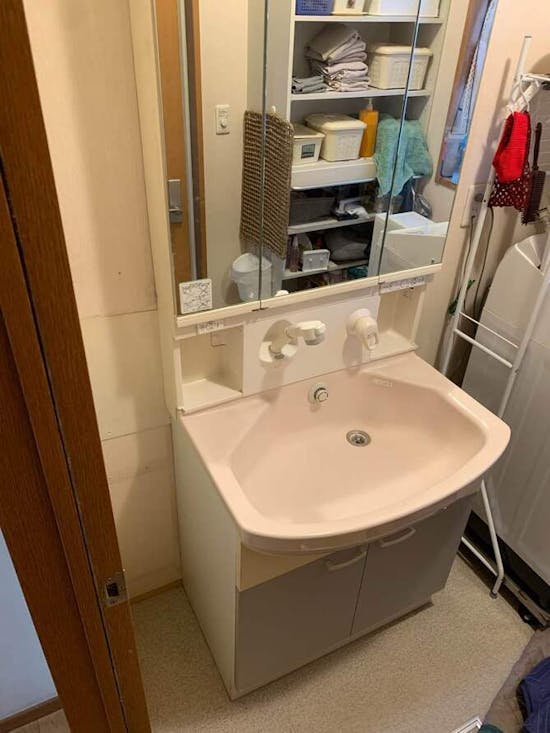 工事前 埼玉県北足立郡のお客様の洗面化粧台交換工事