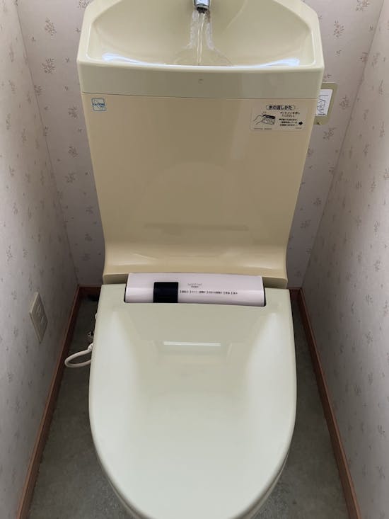 工事前 富士宮市のお客様のLIXILトイレ工事