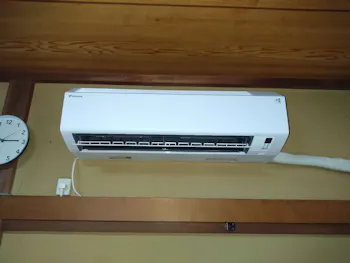 神奈川県横須賀市のお客様のエアコン交換工事 