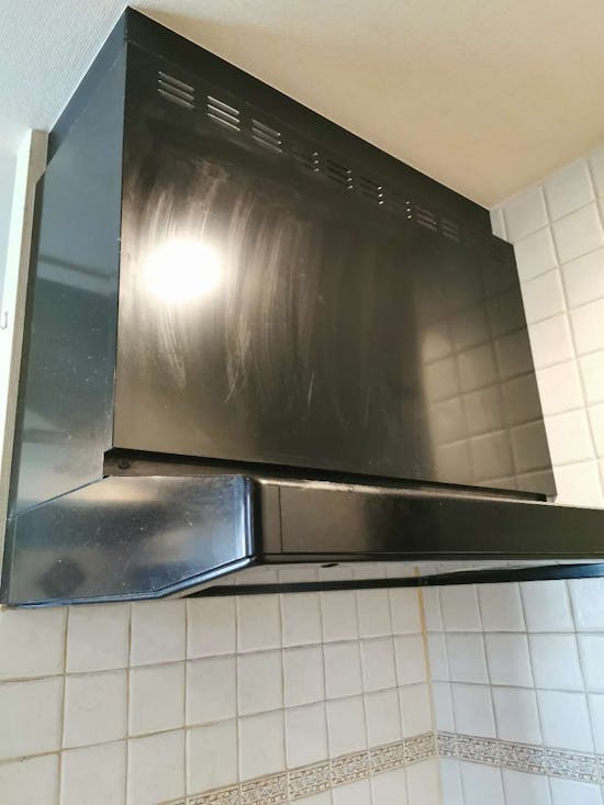 工事前　神奈川県茅ヶ崎市のお客様のレンジフード交換工事