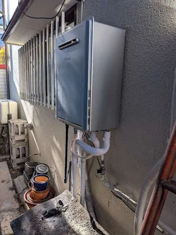 東京都福生市のお客様のガス給湯器交換工事