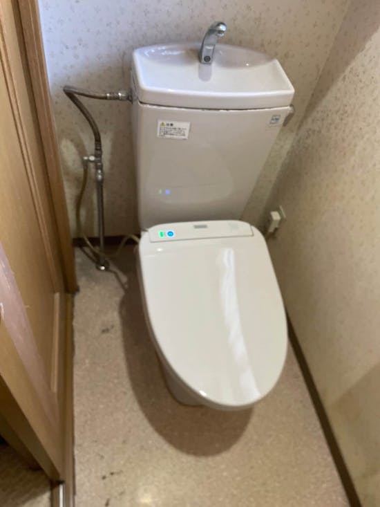 工事前　山梨県大月市のお客様の温水便座交換工事