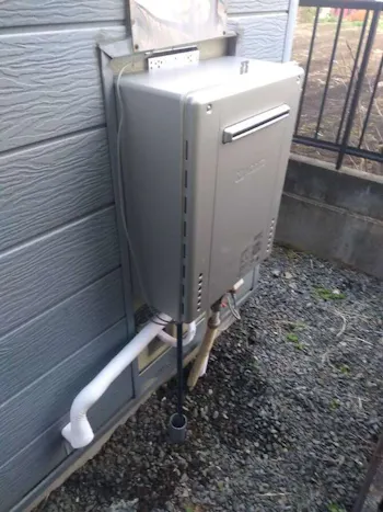 東京都八王子市のお客様の給湯器交換工事