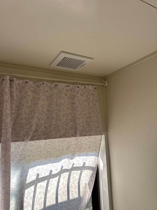 工事後 栃木県下都賀郡壬生町のお客様の浴室換気扇交換工事