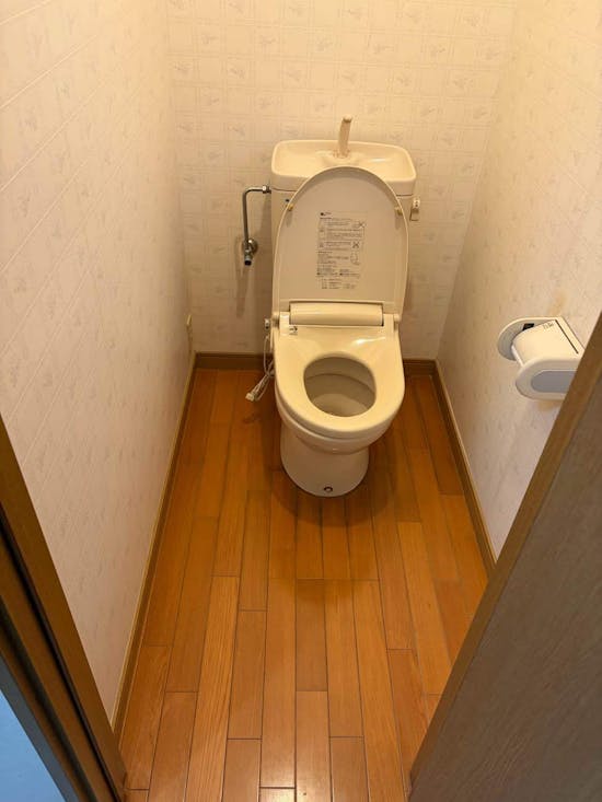 工事前 埼玉県桶川市のお客様のトイレ便器セット交換工事