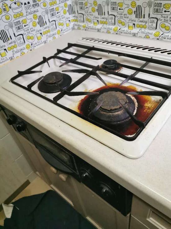 工事前　神奈川県平塚市のお客様のビルトインコンロ交換・レンジフード交換工事