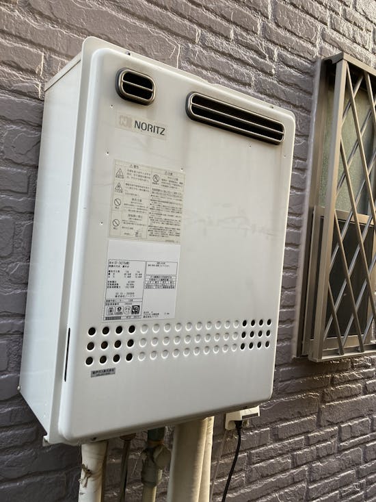 工事前 坂戸市のお客様の給湯器工事