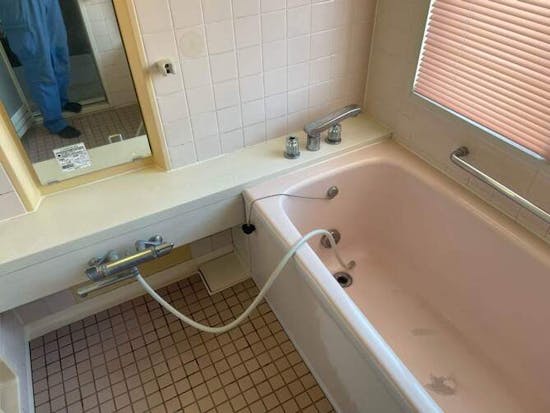 工事前　埼玉県蓮田市のお客様のTOTO4点パック、ガス給湯器工事