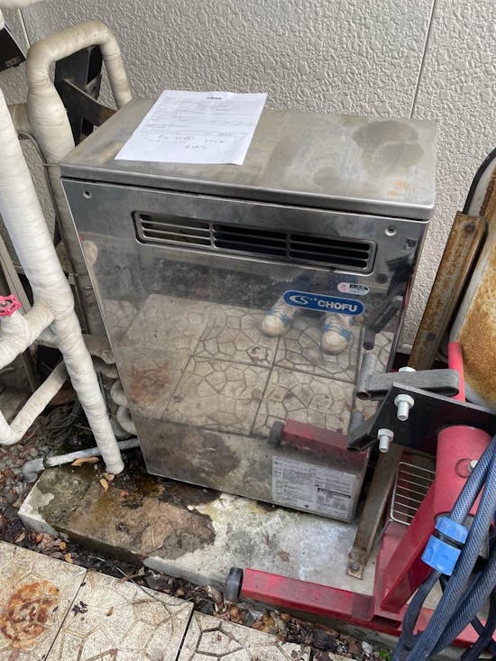 工事前　山梨県都留市のお客様の石油給湯器工事