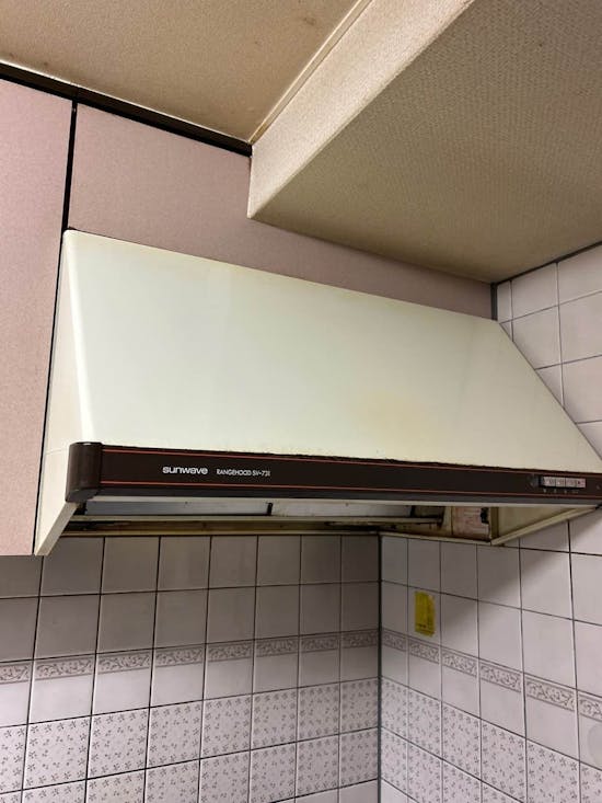 工事前　宮城県塩竈市のお客様のフード＆コンロ工事パック（１３Ａ） 