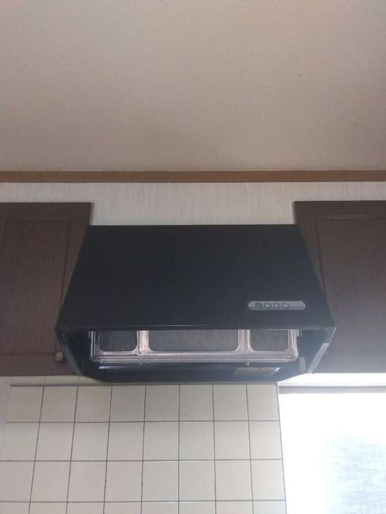 工事前　東京都羽村市のお客様の2階のフード＆コンロ交換工事