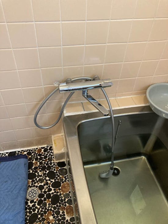 工事前　静岡県袋井市のお客様の浴室シャワーバス交換工事