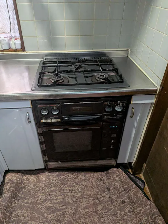 工事前　東京都青梅市のお客様のビルトインコンロ交換・オーブン撤去工事