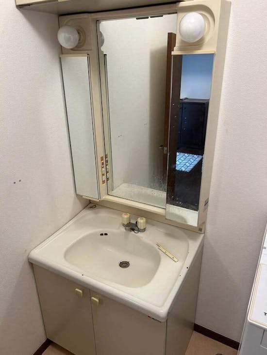 工事前 千葉県千葉市のお客様の洗面化粧台交換工事