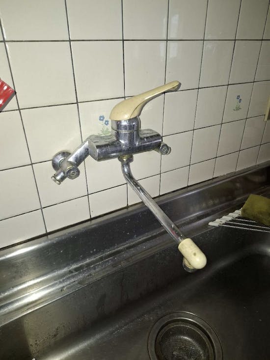 工事前　宮城県大崎市のお客様のキッチン水栓（壁付け）交換工事