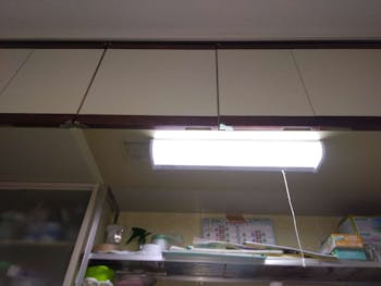 東京都青梅市のキッチン棚下灯交換工事