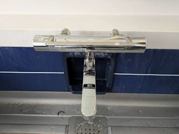 静岡県浜松市のお客様の浴室混合水栓交換工事　具体的な工事内容3