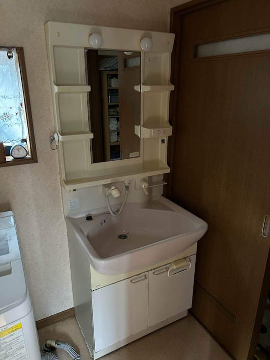 工事前　東京都八王子市のお客様の洗面台交換工事 