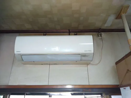 工事前　神奈川県三浦郡葉山町のお客様のエアコン交換工事