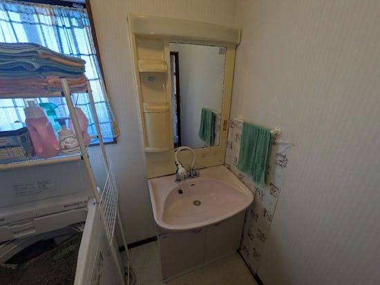 工事前　静岡県磐田市のお客様の洗面化粧台交換工事