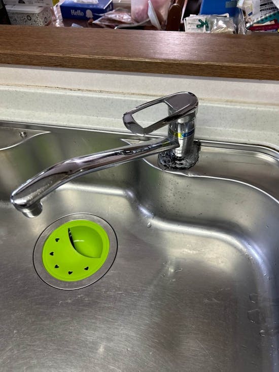 工事前 宮城県宮城郡七ヶ浜町のお客様のキッチン混合栓交換工事