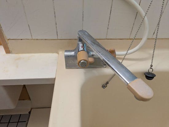 工事前　静岡県浜松市のお客様の浴室水栓交換工事 