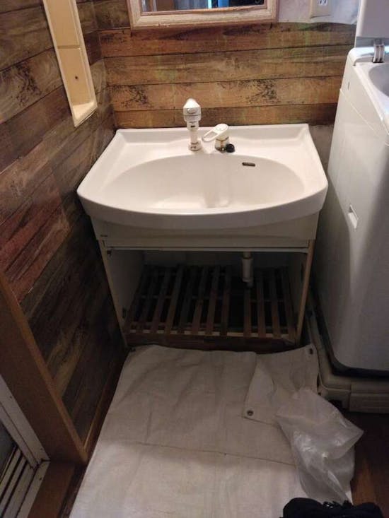 工事前　神奈川県茅ヶ崎市のお客様の洗面化粧台工事