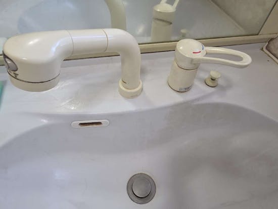 工事前　栃木県宇都宮市のお客様の洗面化粧台用混合栓交換工事